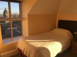 Отели типа «постель и завтрак» Tynte House Dún Luáin Двухместный номер с 1 кроватью или 2 отдельными кроватями и собственной ванной комнатой-7
